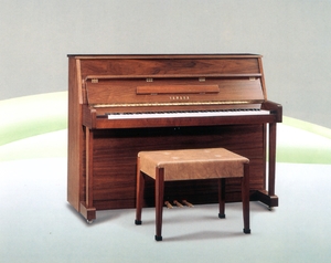 Yamaha_C_108_鋼琴